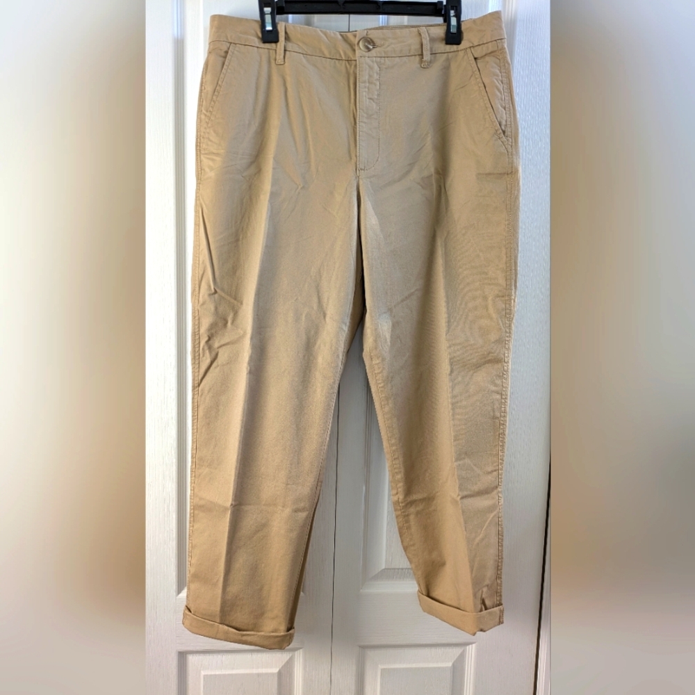 Kohl's Tan Trousers with Smooth Fabric and Relaxed Fit